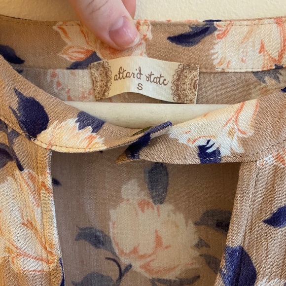 Altar’d state blouse - Picture 4 of 5